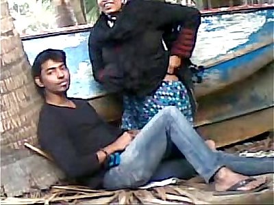 Desi couple stopped up fucking outdoor